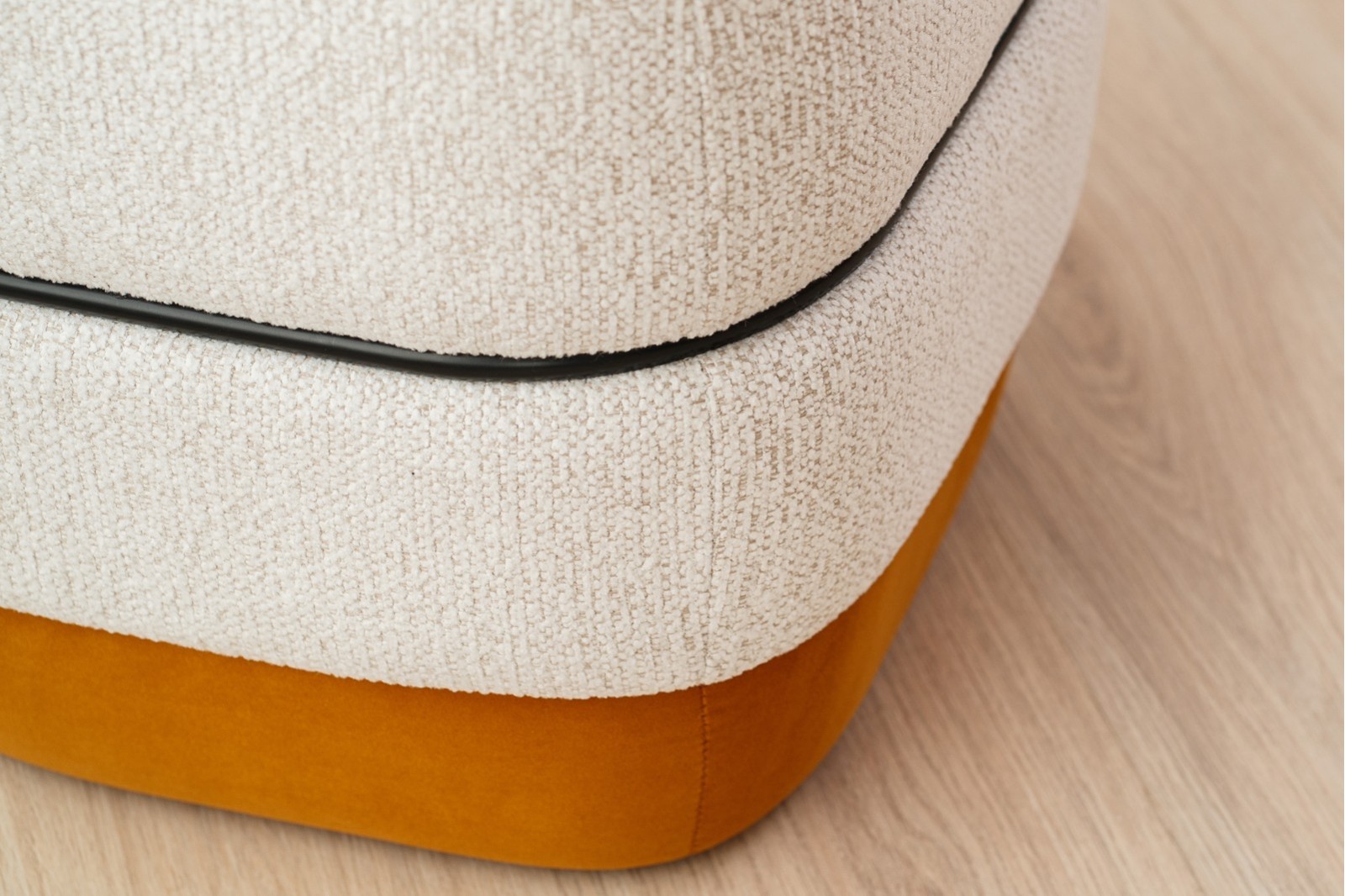 set-2-pufs-elis-marfil-y-naranja-oscuro (4)