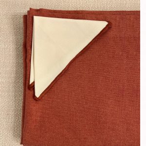 12 SERVILLETAS MIMO BEIGE CON VIVO TONO MANTEL ROSA